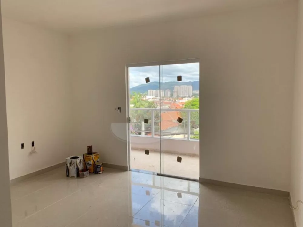 Casa à venda e aluguel com 3 quartos, 240m² - Foto 1