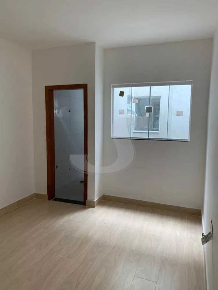 Casa à venda e aluguel com 3 quartos, 240m² - Foto 4