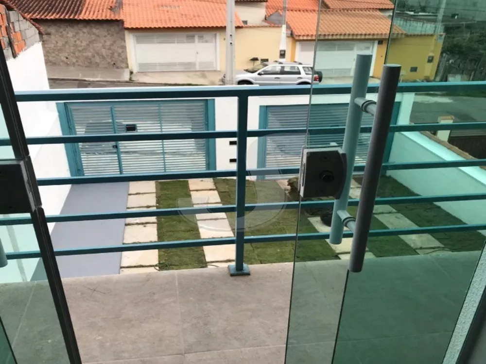 Casa à venda com 2 quartos, 70m² - Foto 1