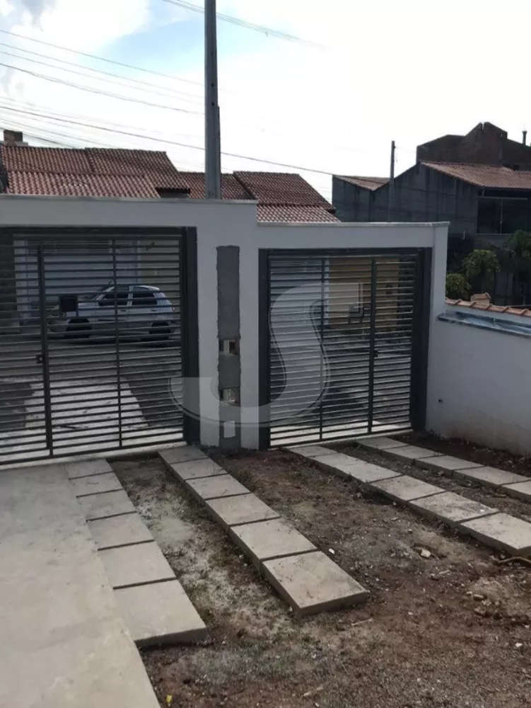 Casa à venda com 2 quartos, 70m² - Foto 2