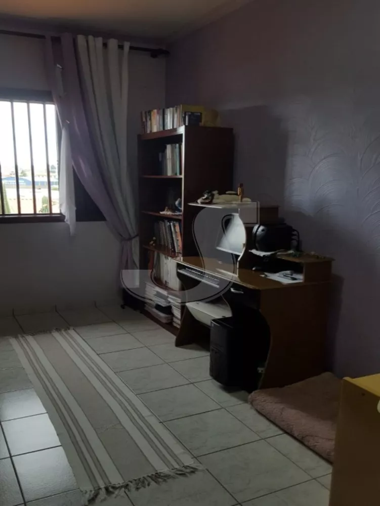 Casa à venda com 3 quartos, 161m² - Foto 2