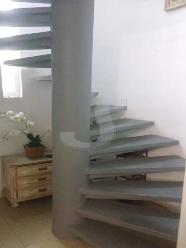 Casa à venda com 3 quartos, 274m² - Foto 2