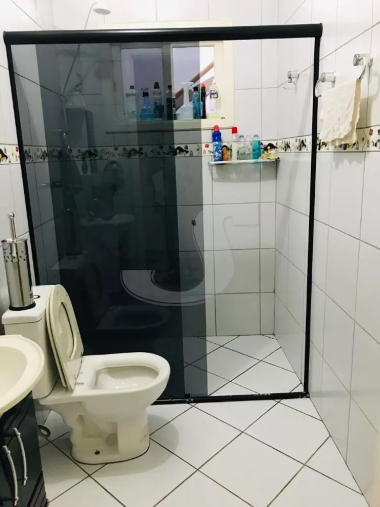 Casa à venda com 4 quartos, 250m² - Foto 3