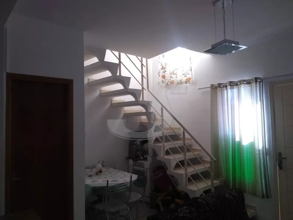 Casa à venda com 2 quartos, 55m² - Foto 5