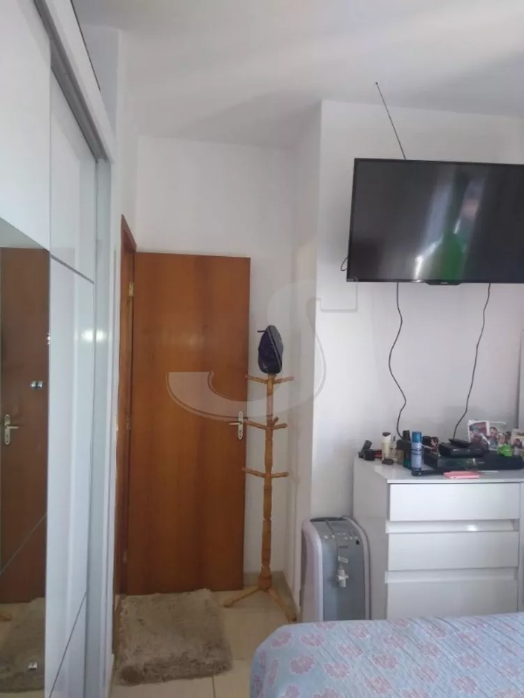 Casa à venda com 2 quartos, 55m² - Foto 2