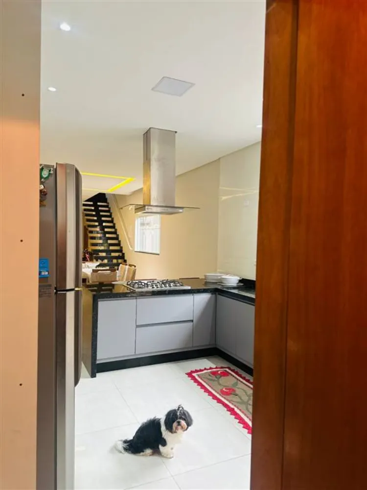 Casa, 3 quartos, 189 m² - Foto 1