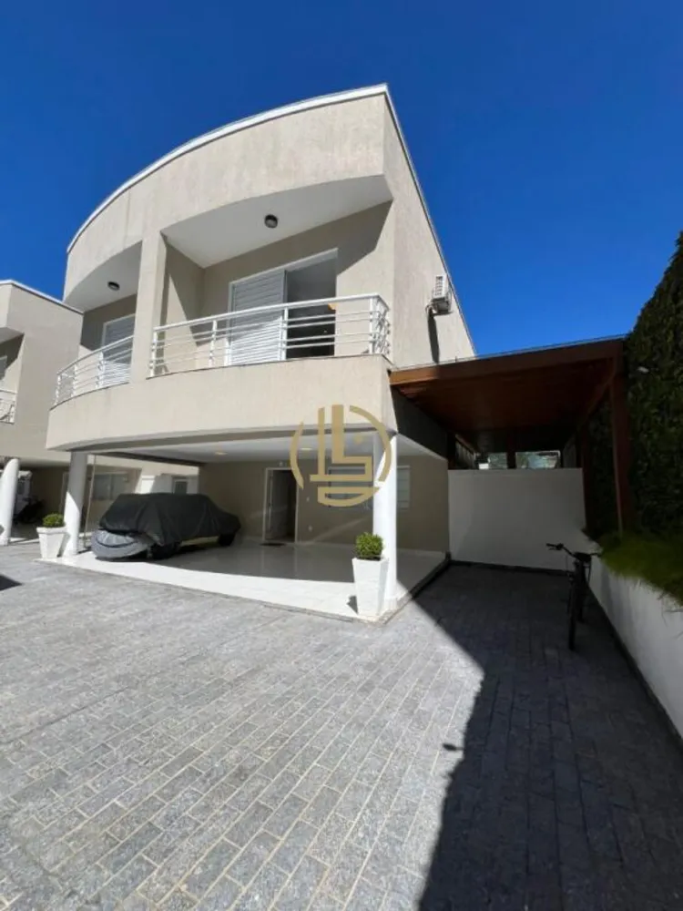 Casa, 4 quartos, 236 m² - Foto 1