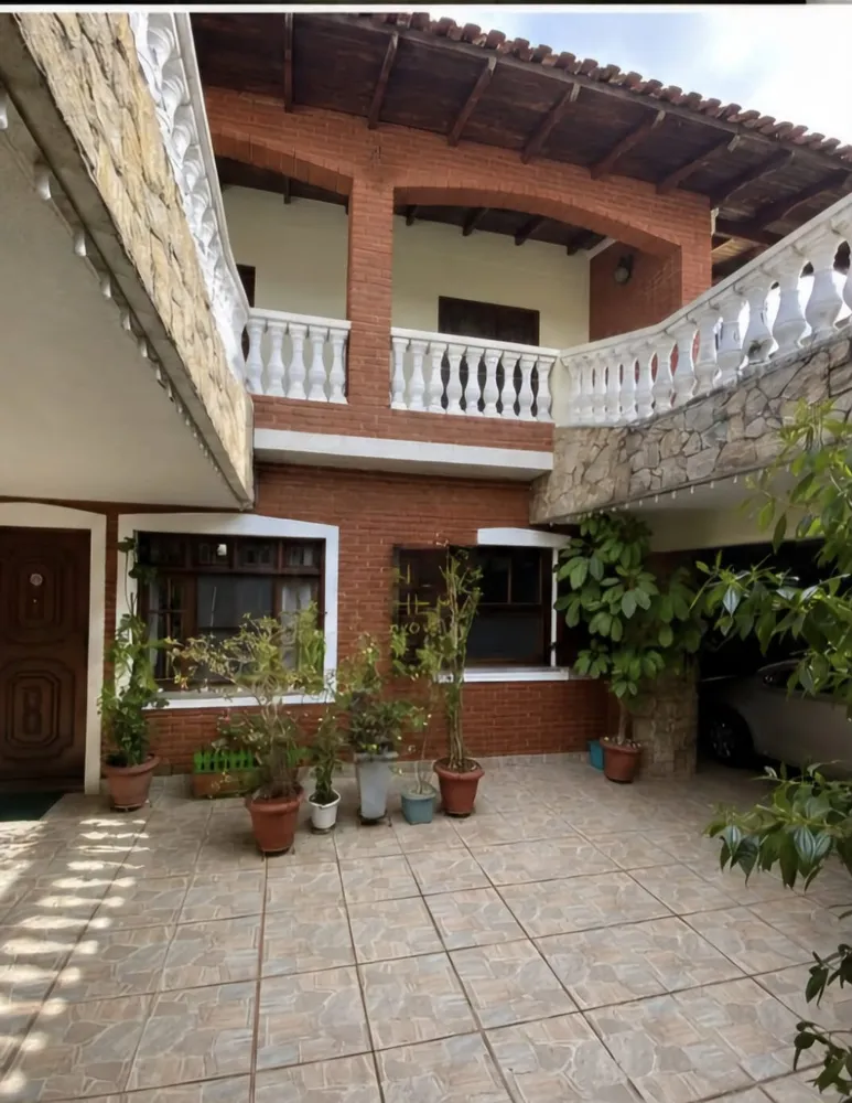 Casa, 3 quartos, 269 m² - Foto 1