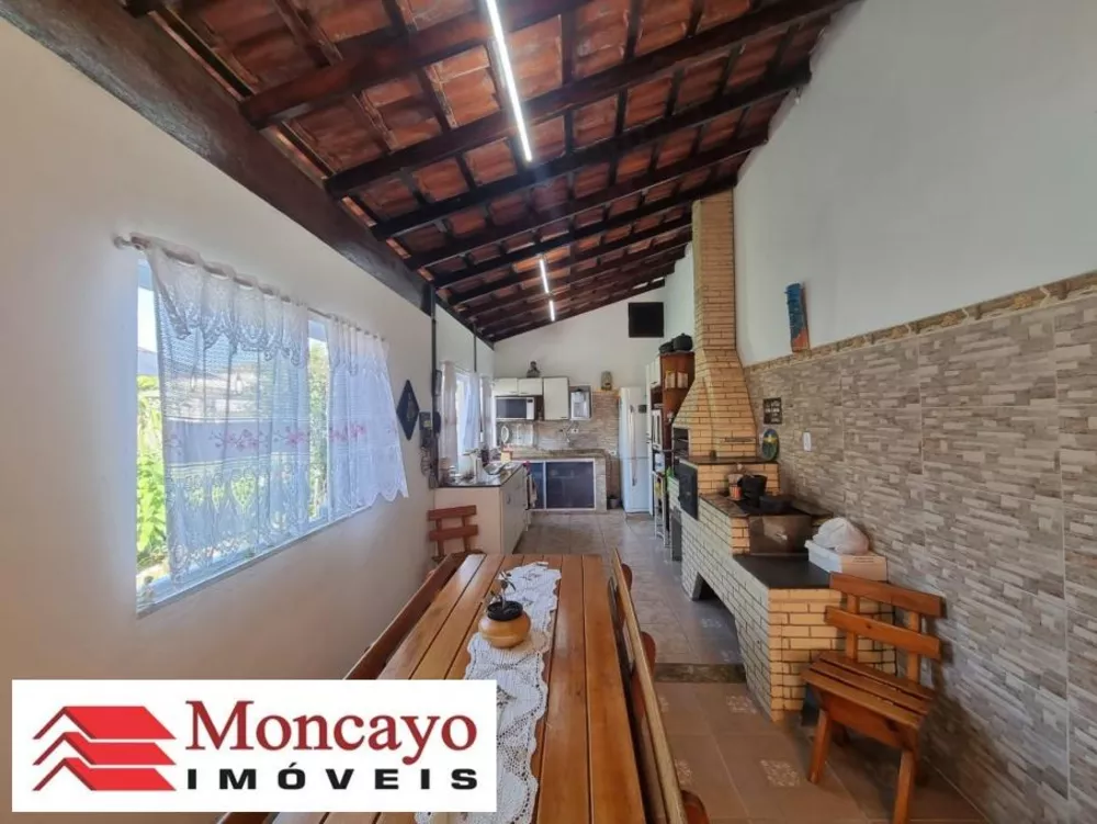 Casa à venda com 3 quartos, 360m² - Foto 2