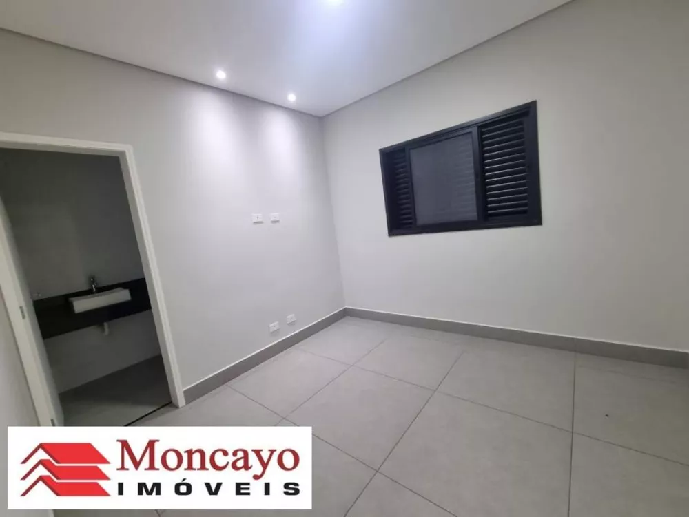 Casa de Condomínio à venda com 4 quartos, 415m² - Foto 2