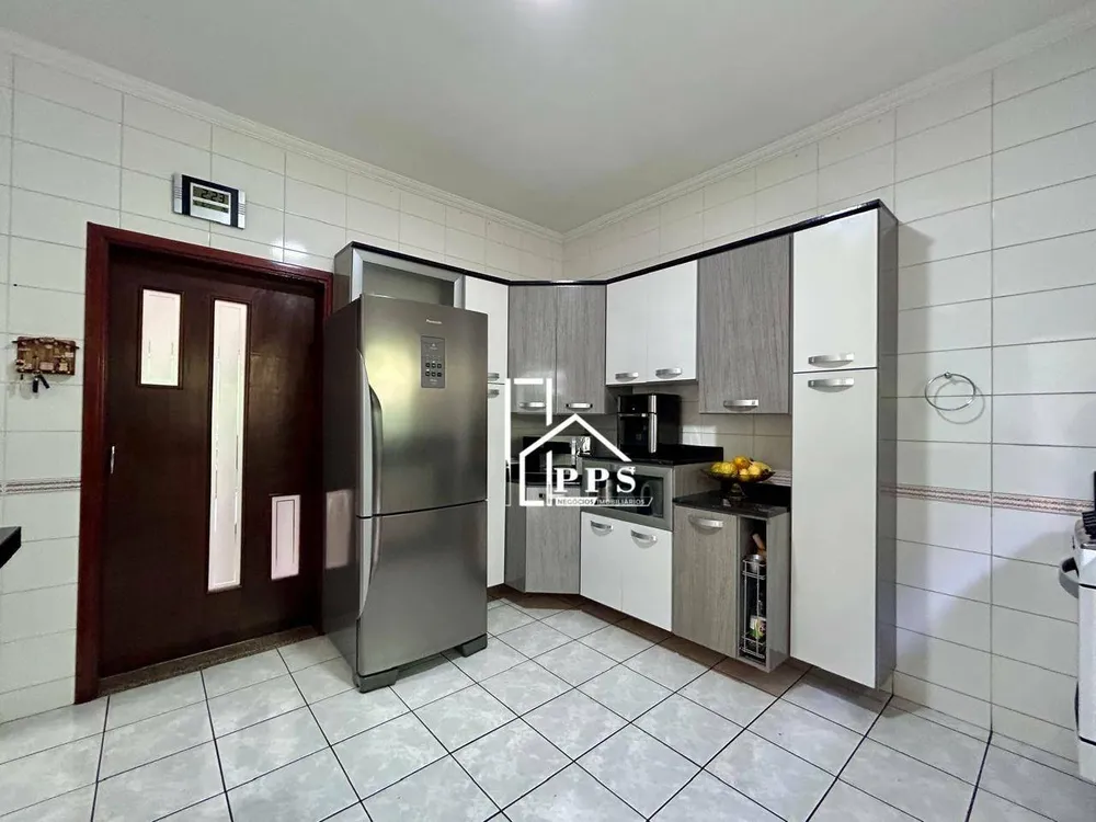 Casa, 3 quartos, 170 m² - Foto 2