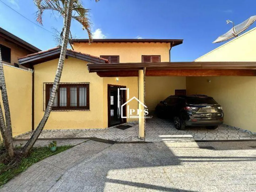 Casa, 3 quartos, 238 m² - Foto 1