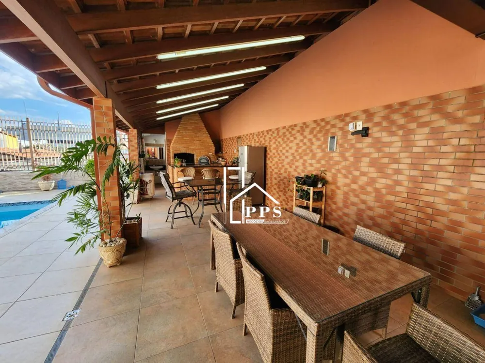 Casa, 3 quartos, 250 m² - Foto 11
