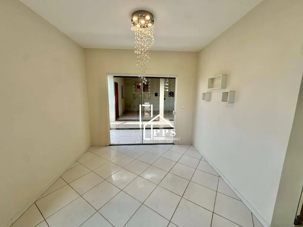 Casa, 3 quartos, 248 m² - Foto 2