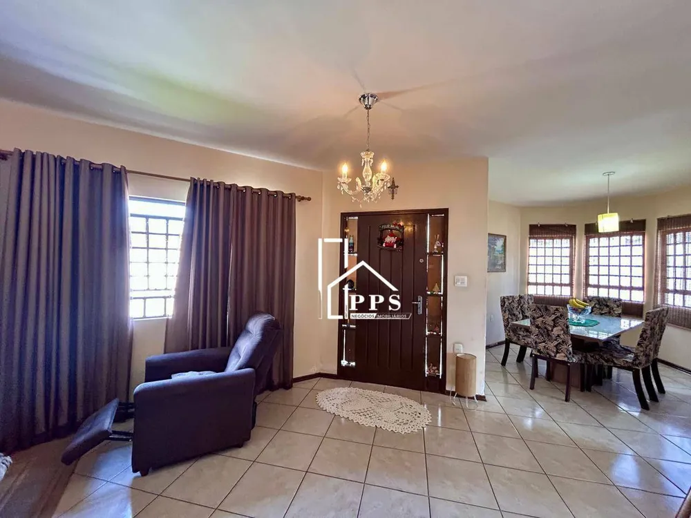 Casa, 4 quartos, 246 m² - Foto 2