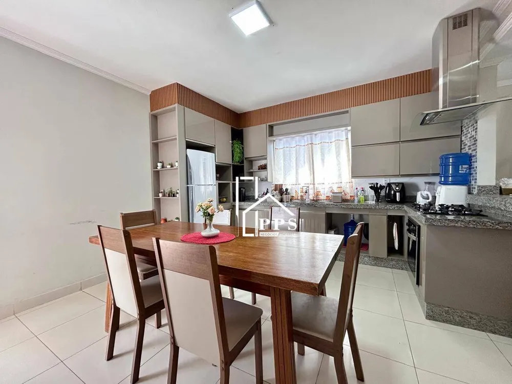 Casa, 3 quartos, 140 m² - Foto 2