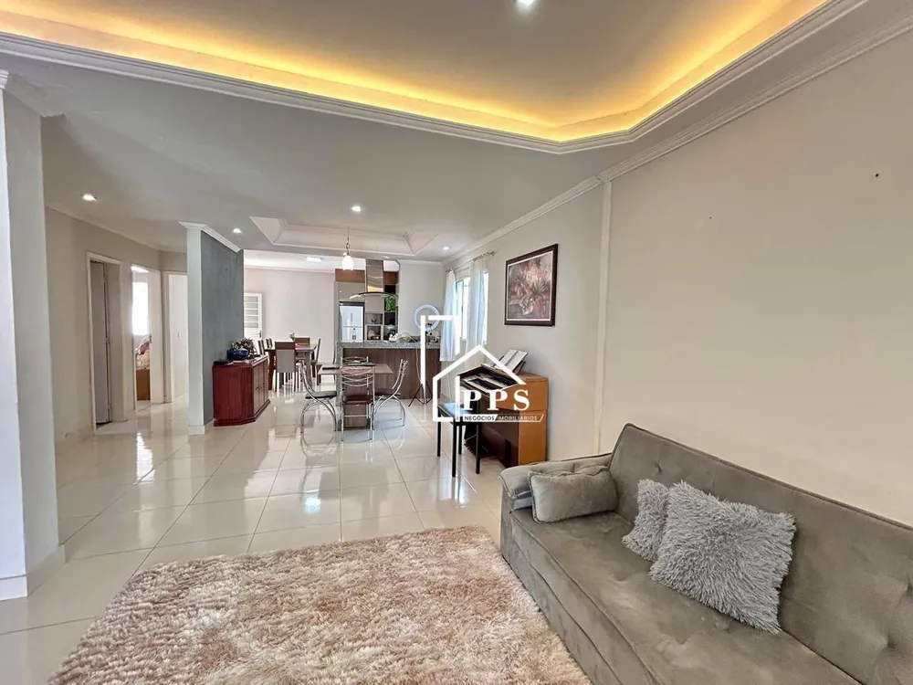 Casa, 3 quartos, 140 m² - Foto 1