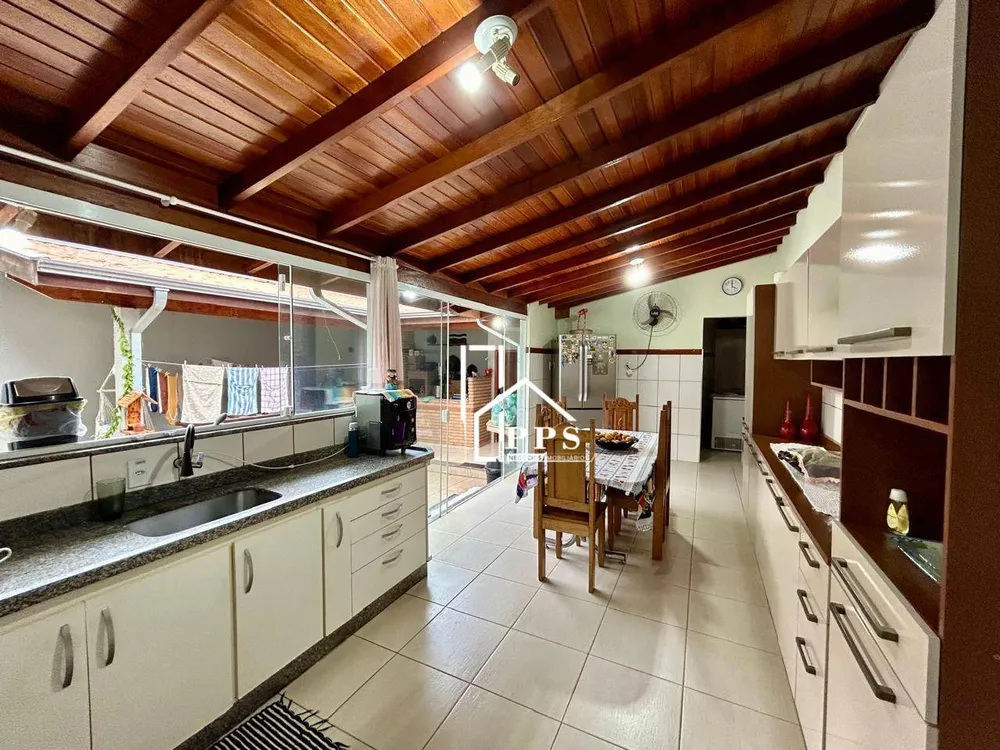 Casa, 4 quartos, 235 m² - Foto 3