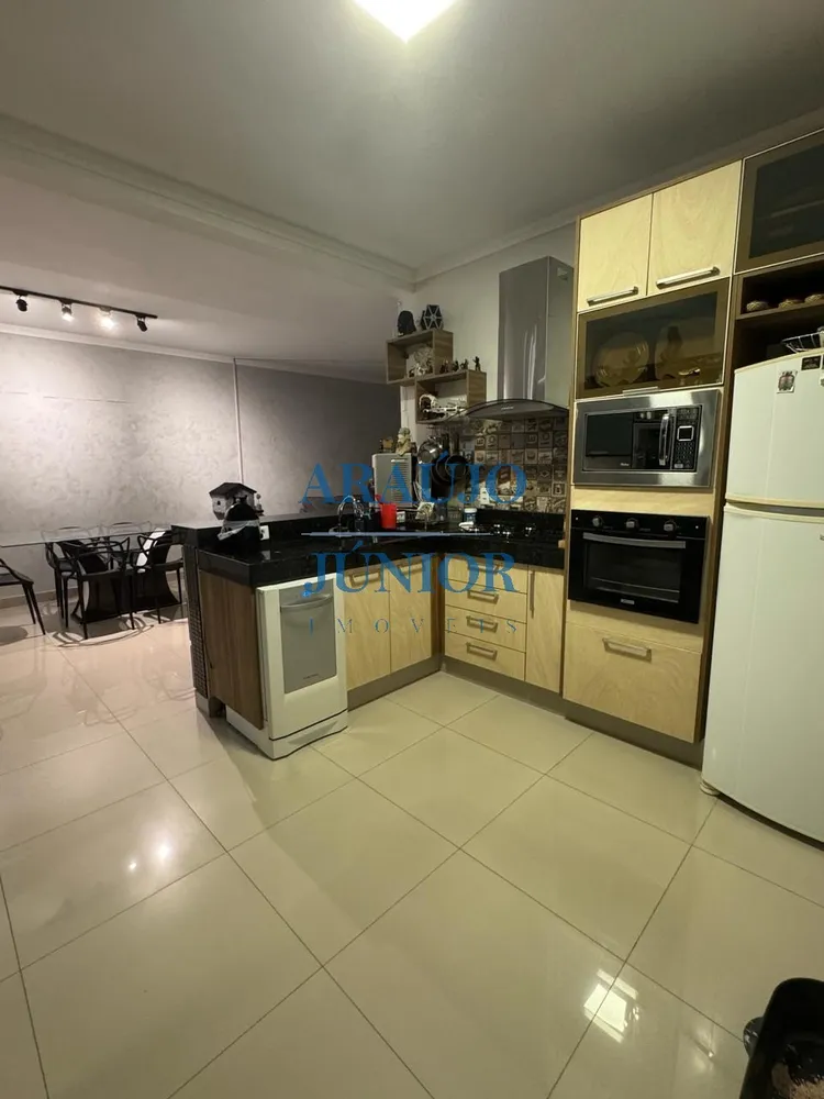Casa, 3 quartos, 200 m² - Foto 4