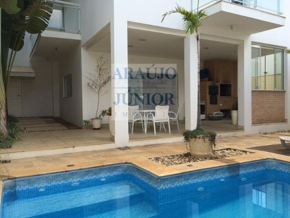 Casa, 3 quartos, 250 m² - Foto 1