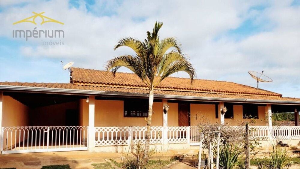 Chácara à venda com 3 quartos, 250m² - Foto 1