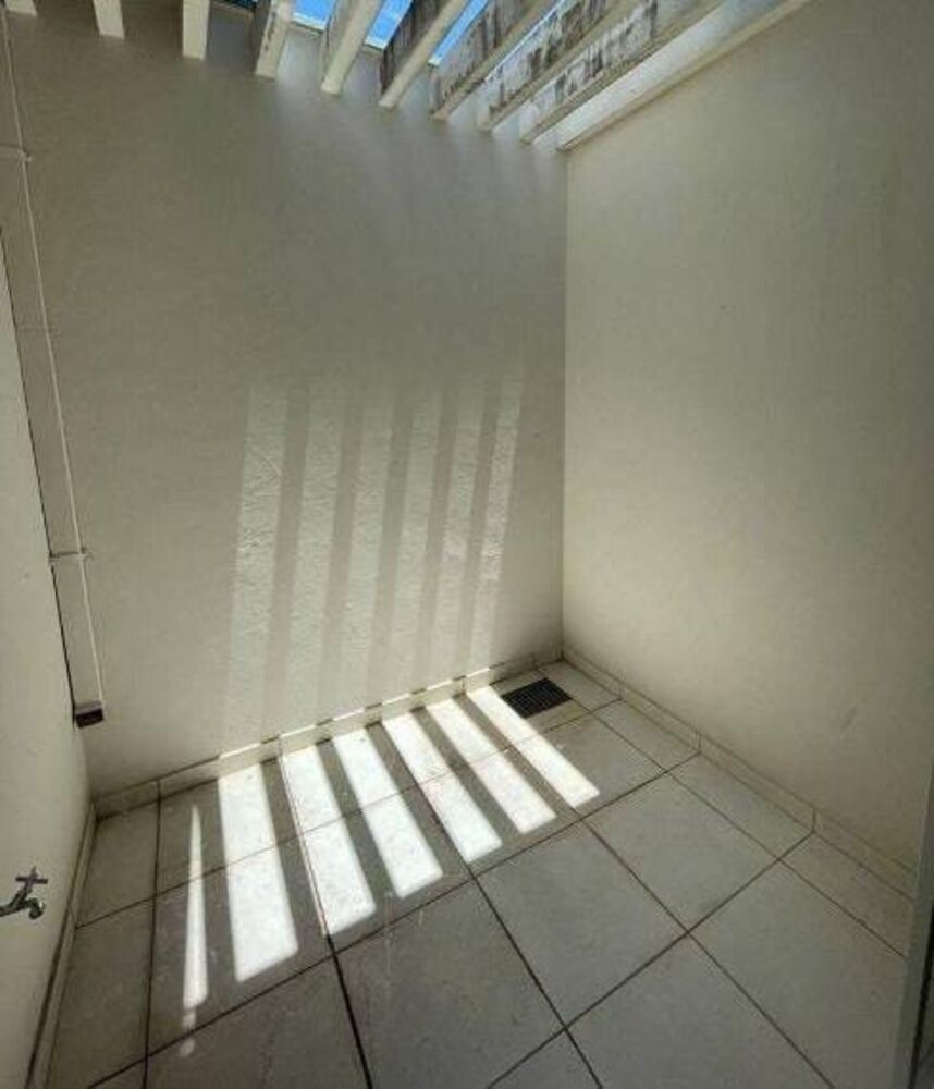 Casa à venda e aluguel com 3 quartos, 117m² - Foto 3
