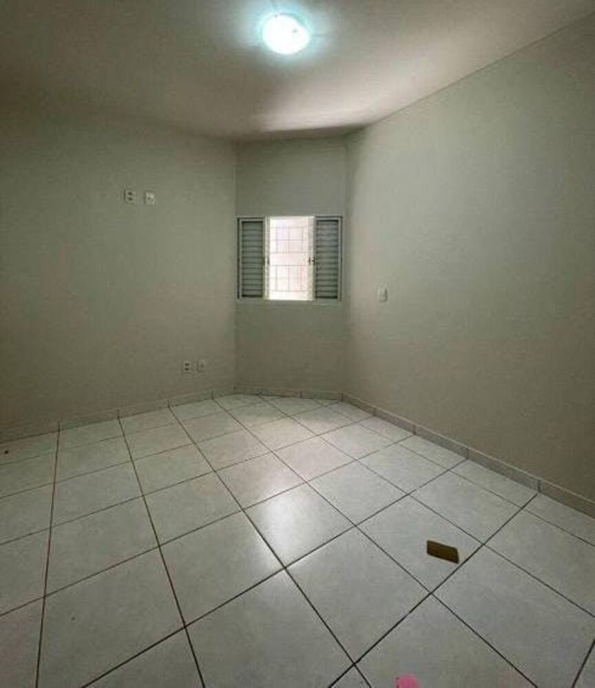 Casa à venda e aluguel com 3 quartos, 117m² - Foto 2