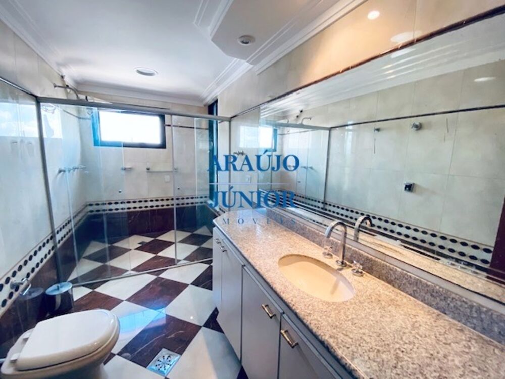 Apartamento à venda com 3 quartos, 193m² - Foto 4