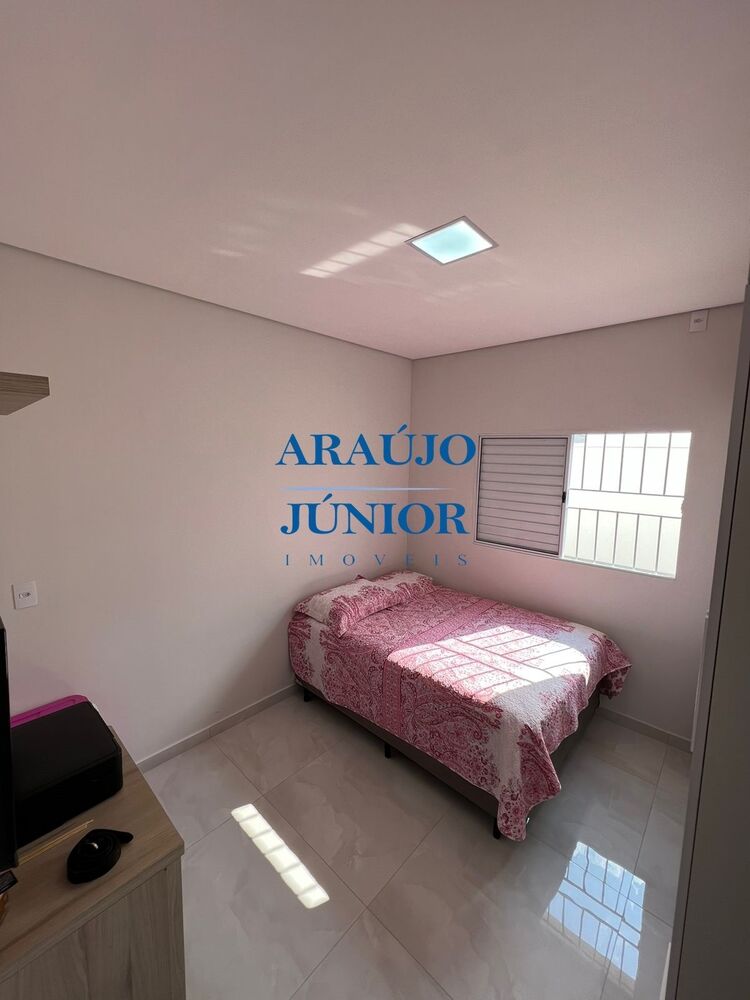 Casa à venda com 3 quartos, 179m² - Foto 4