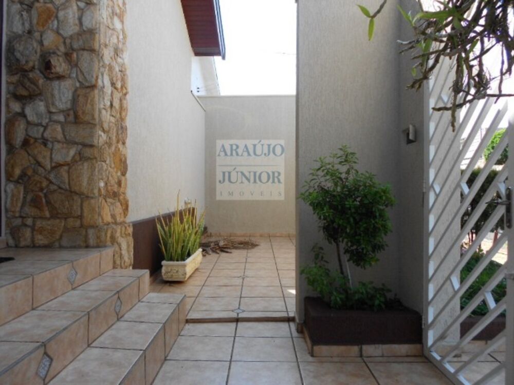 Casa à venda com 3 quartos, 190m² - Foto 1