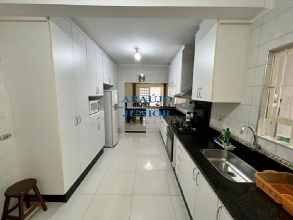 Casa à venda com 3 quartos, 180m² - Foto 9