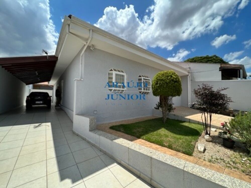 Casa à venda com 3 quartos, 180m² - Foto 1