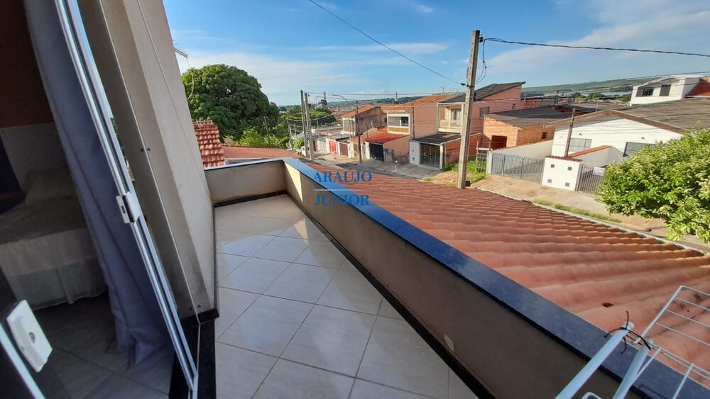 Casa à venda com 3 quartos, 180m² - Foto 2