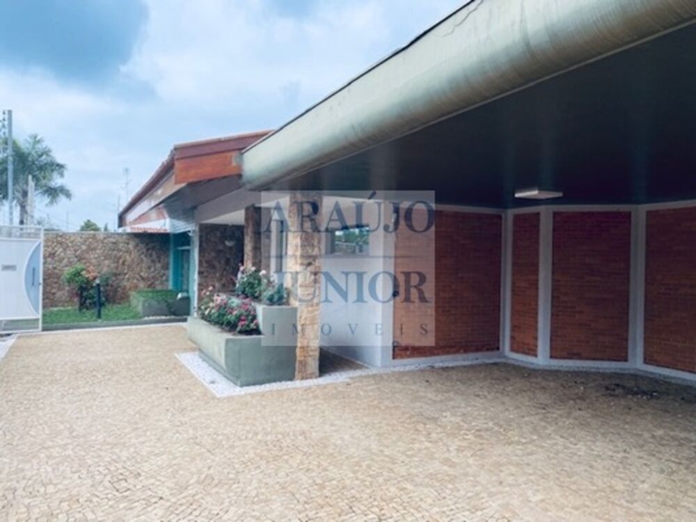 Casa à venda com 5 quartos, 600m² - Foto 1