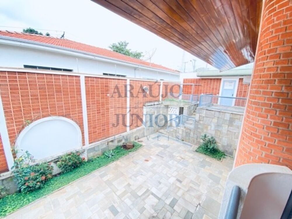 Casa à venda com 5 quartos, 600m² - Foto 2