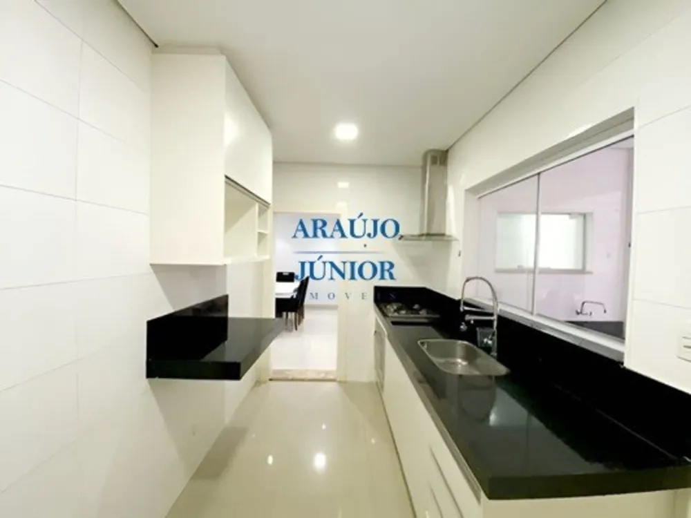 Casa, 4 quartos, 232 m² - Foto 2