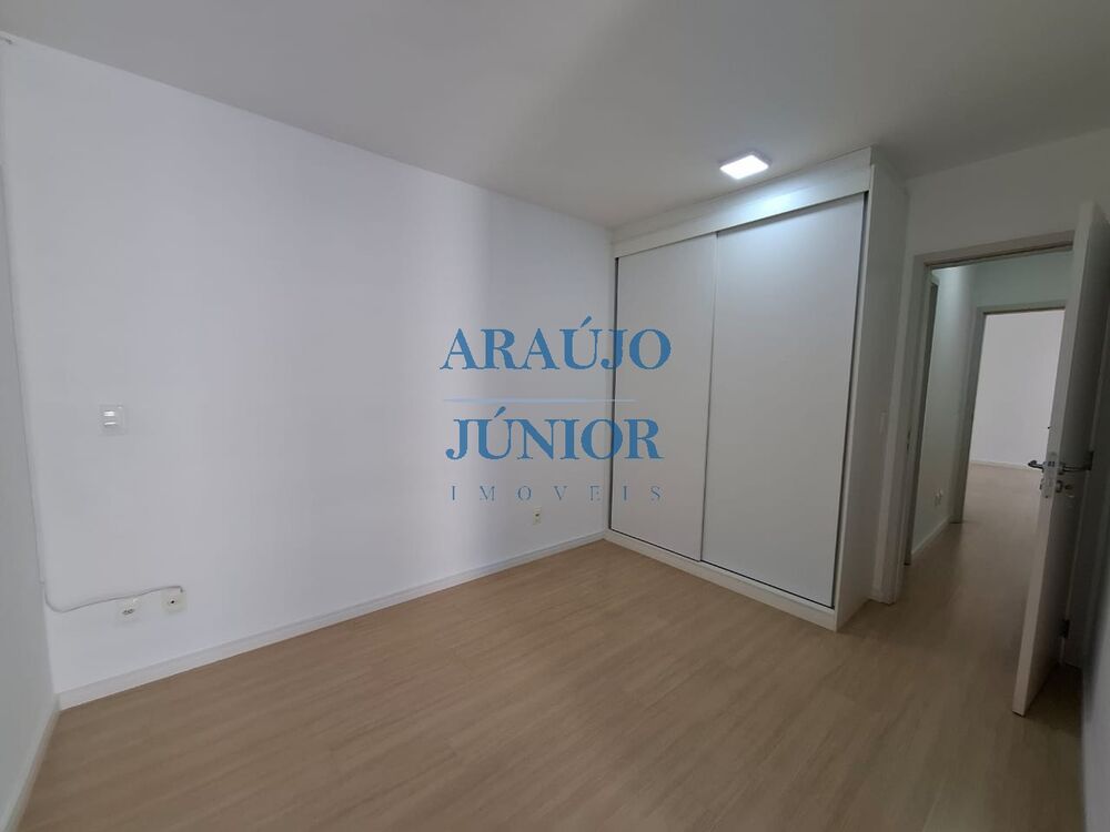 Apartamento à venda com 2 quartos, 70m² - Foto 12