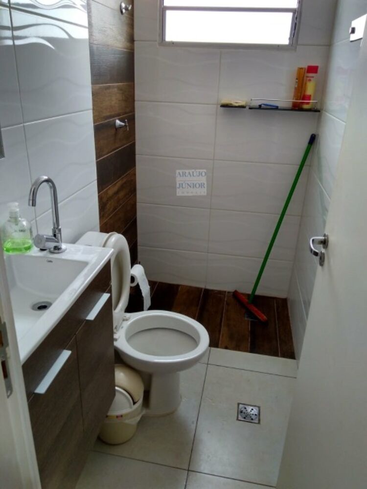 Apartamento à venda com 2 quartos, 42m² - Foto 2