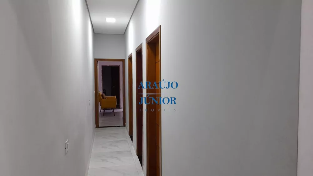 Casa à venda com 3 quartos, 200m² - Foto 2