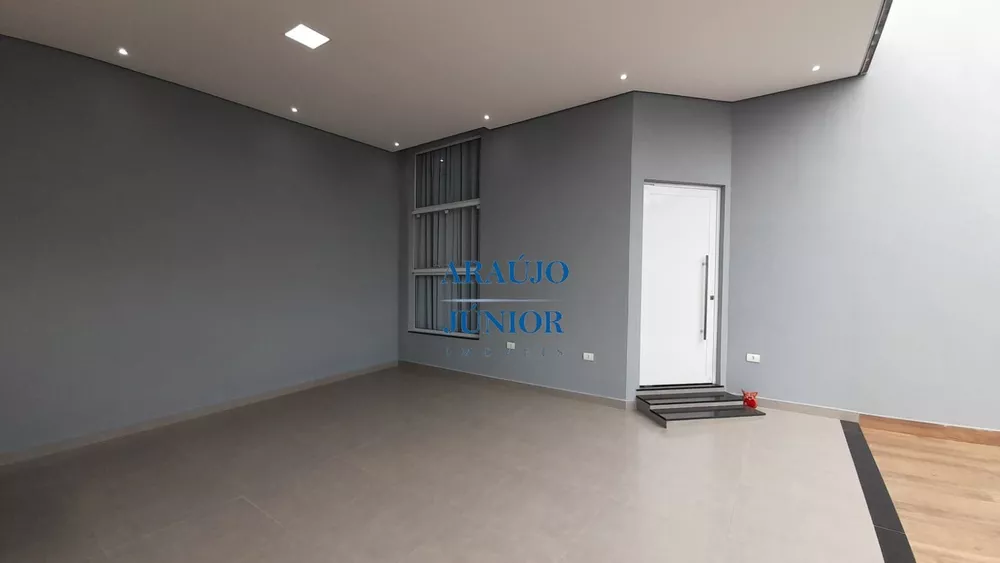 Casa à venda com 3 quartos, 200m² - Foto 1