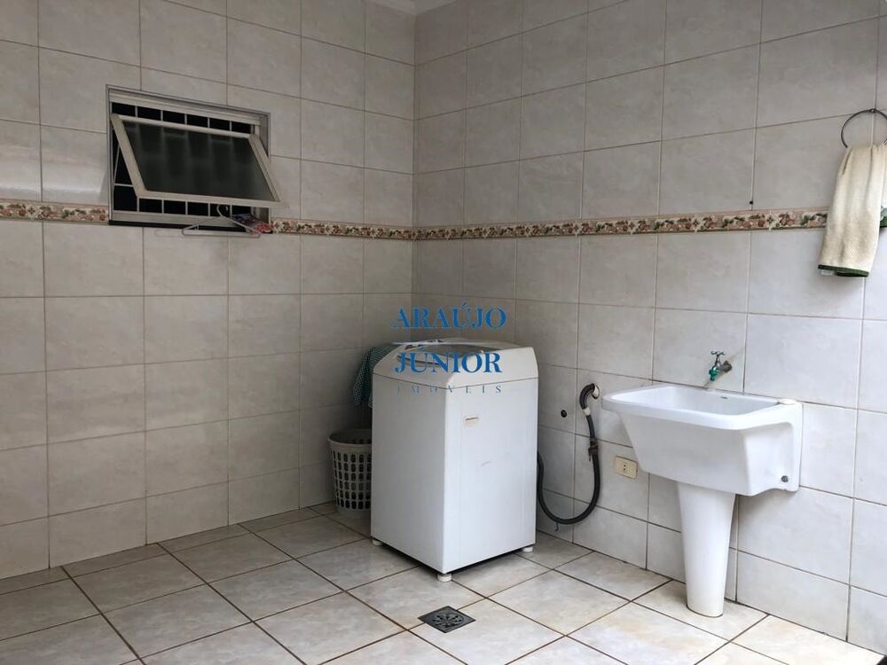Casa à venda com 3 quartos, 178m² - Foto 3