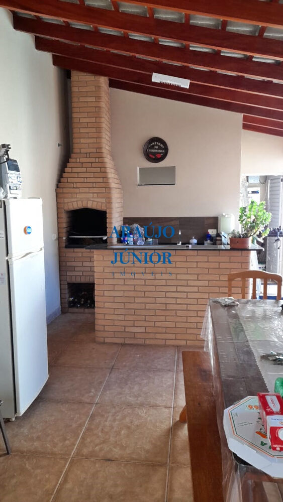 Casa à venda com 4 quartos, 291m² - Foto 3