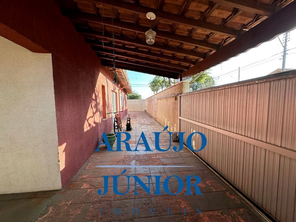 Casa à venda com 3 quartos, 240m² - Foto 3