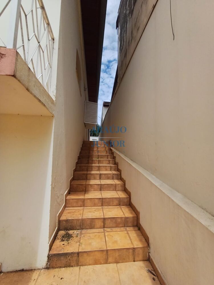 Casa para alugar com 4 quartos, 308m² - Foto 8