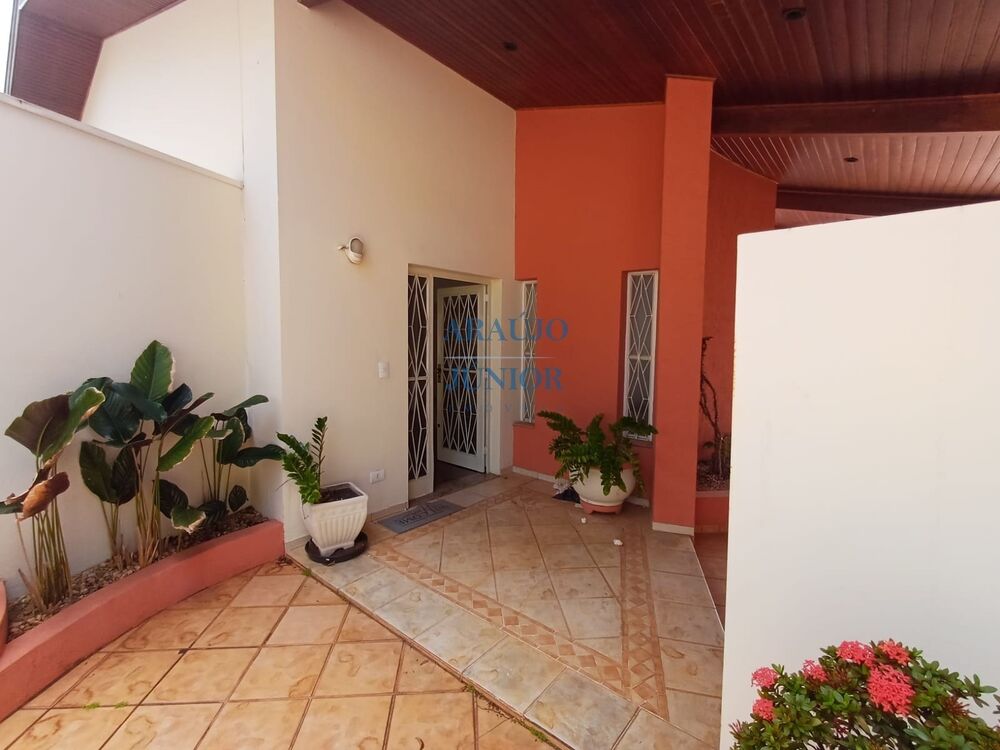 Casa para alugar com 4 quartos, 308m² - Foto 6