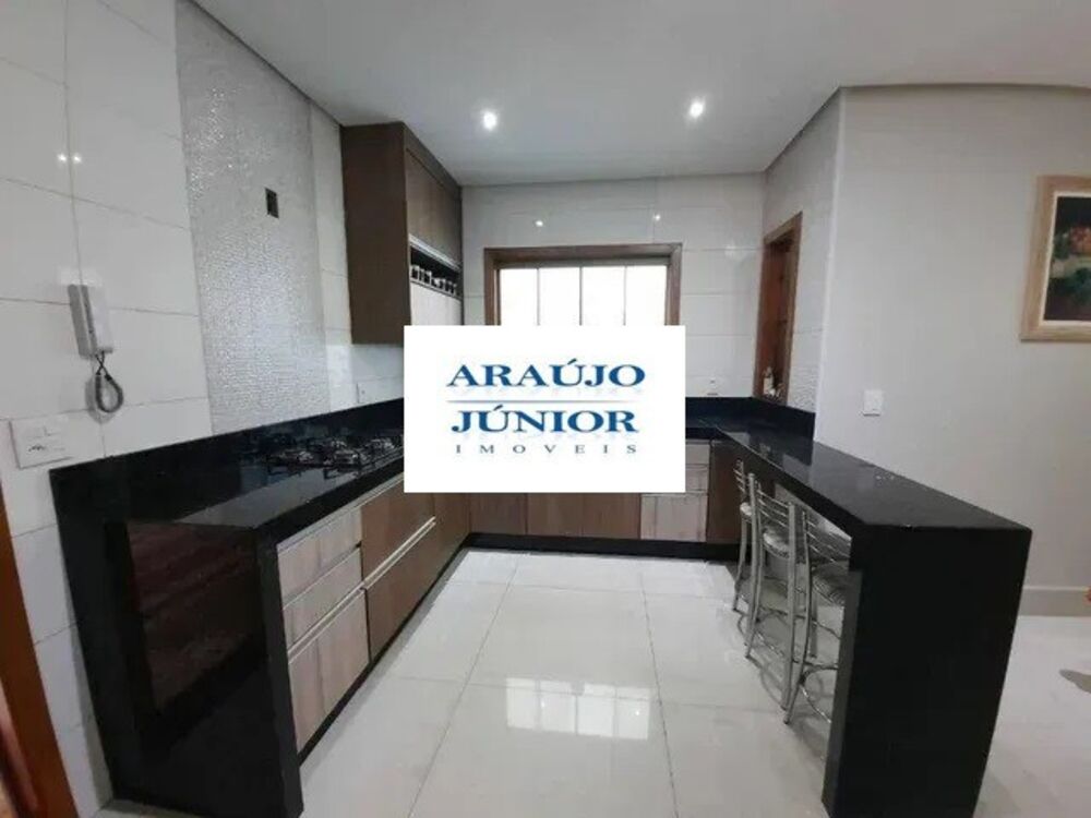 Casa, 4 quartos, 284 m² - Foto 1