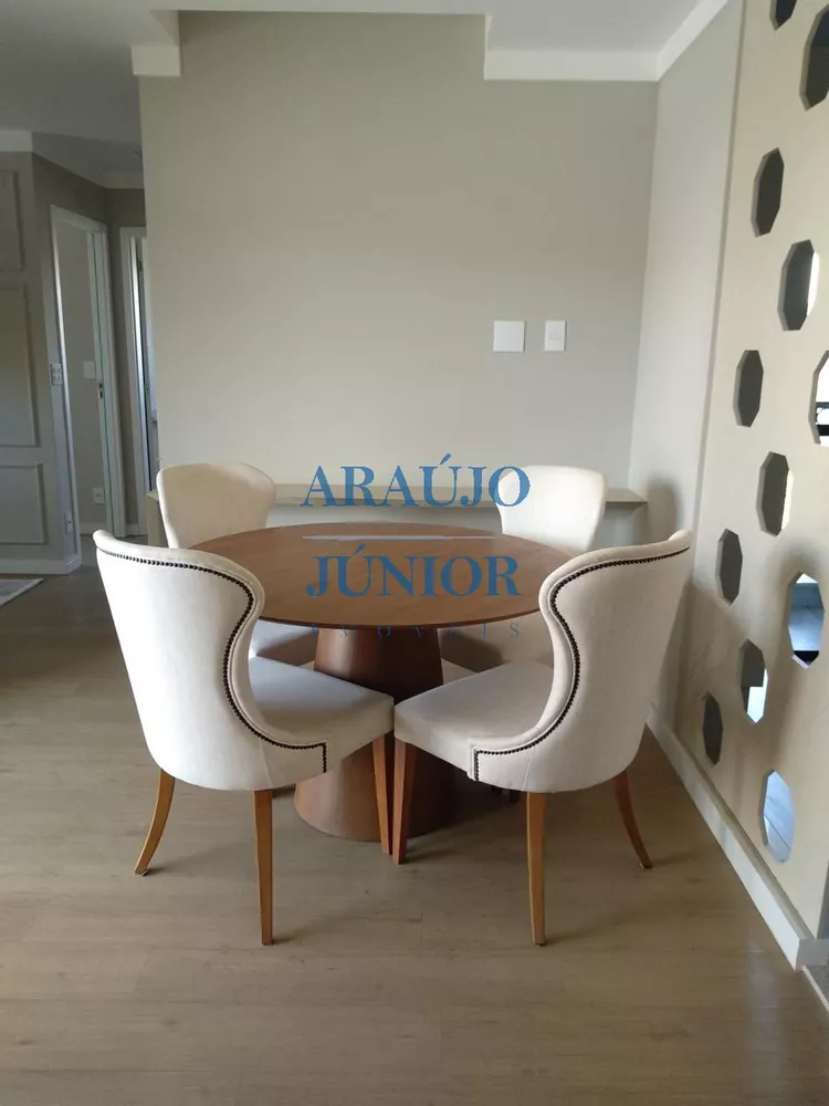 Apartamento à venda com 2 quartos, 70m² - Foto 4