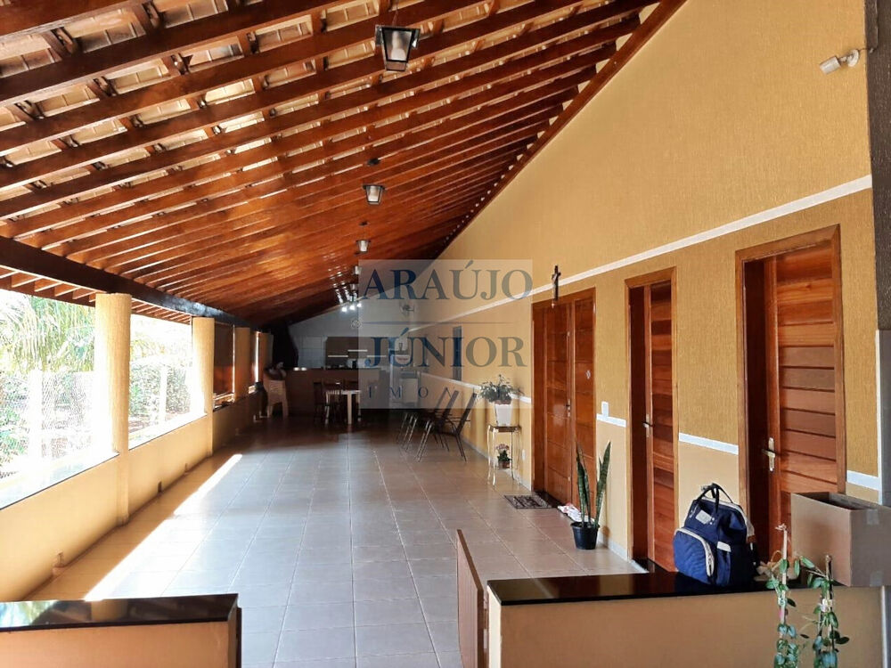 Chácara à venda com 3 quartos, 250m² - Foto 1