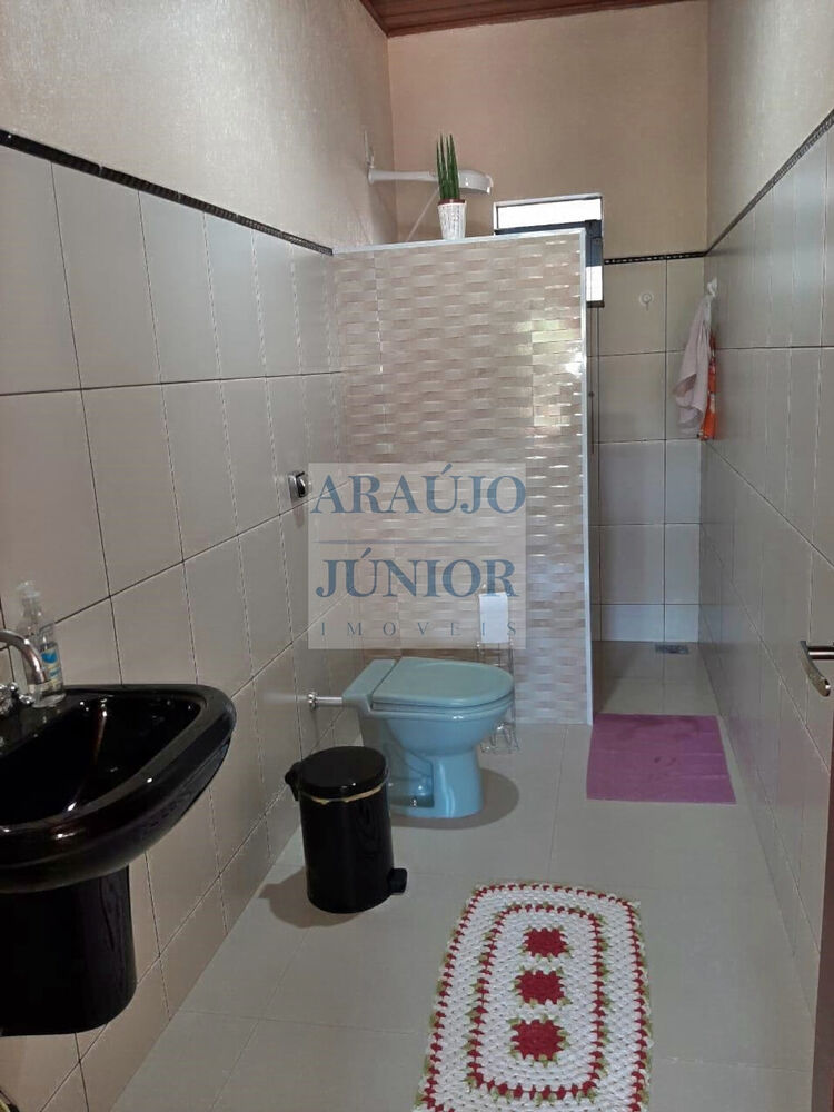 Chácara à venda com 3 quartos, 250m² - Foto 2
