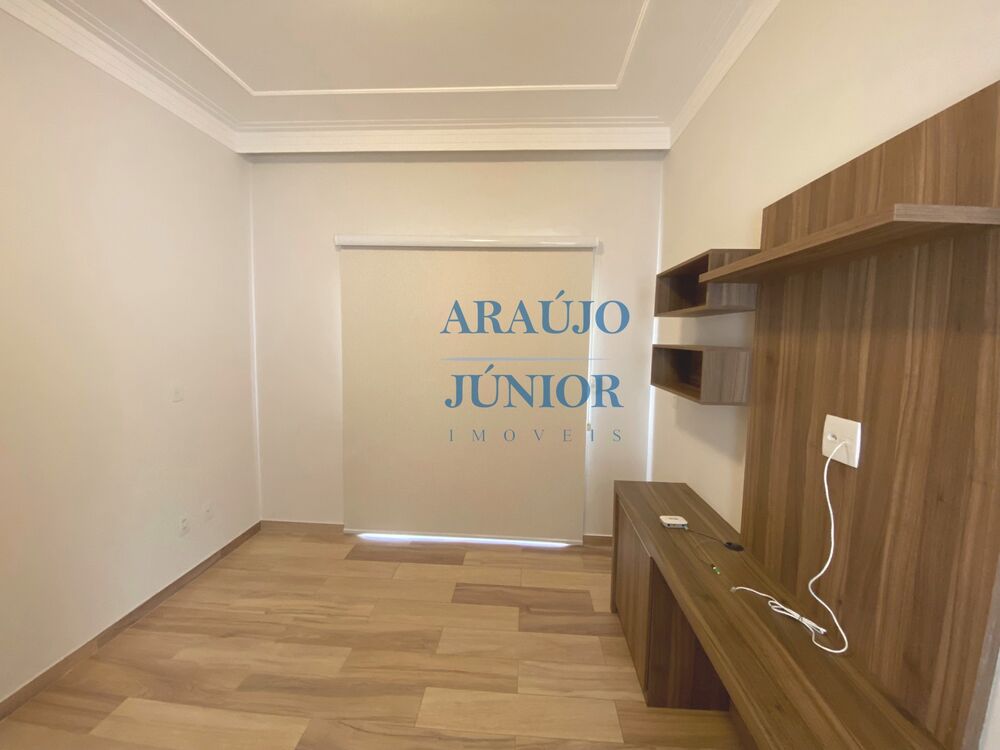 Casa à venda com 3 quartos, 220m² - Foto 4